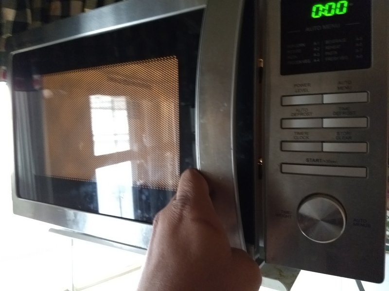 Addım 1: Elektrikdən Ayırma və Yüksək Gərginlik Boşalması