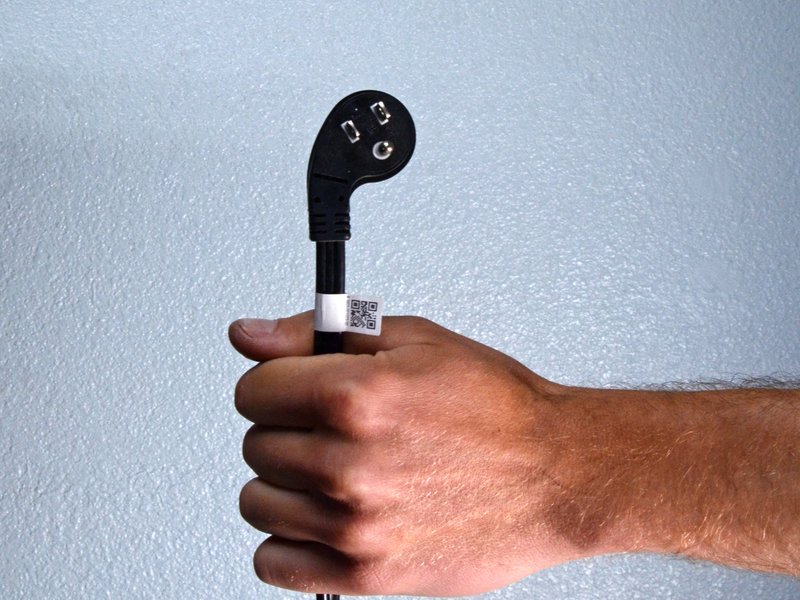 Addım 1: Soyuducunun Elektrikdən Ayrılması və Boşaldılması